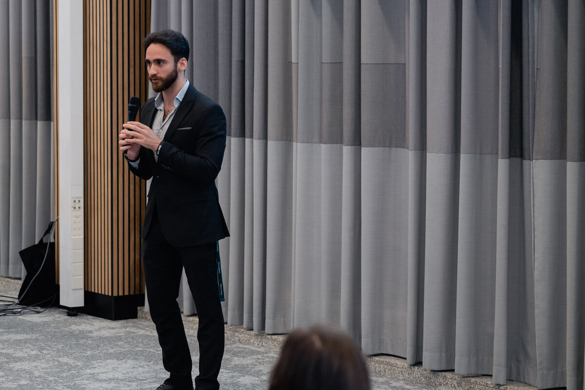 Hayyan Mezher tijdens de AI-workshop